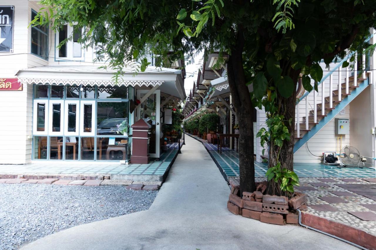 Resort Bangphlat Бангкок Экстерьер фото